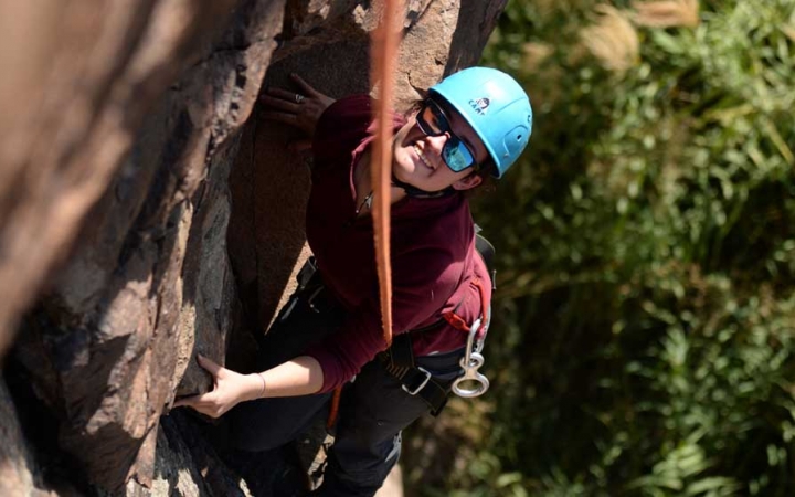 struggling teens character development rock climbing in texas